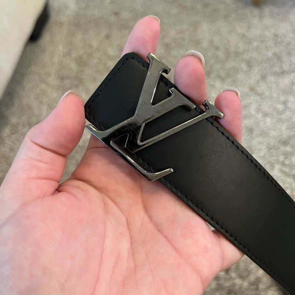 Mens reversible Louis Vuitton belt - Picture 7 of 8